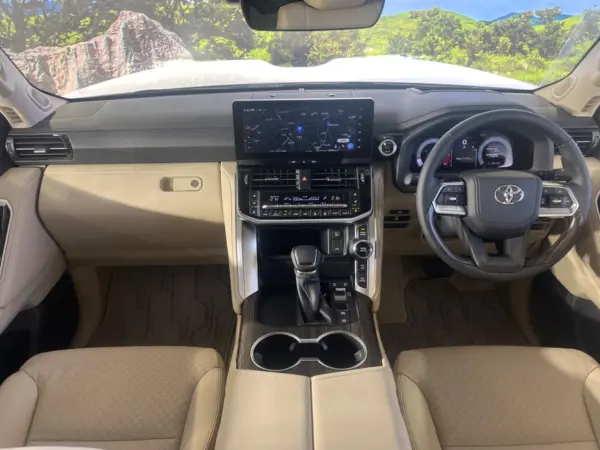 2026 Toyota Landrcuiser 300 — photo 2