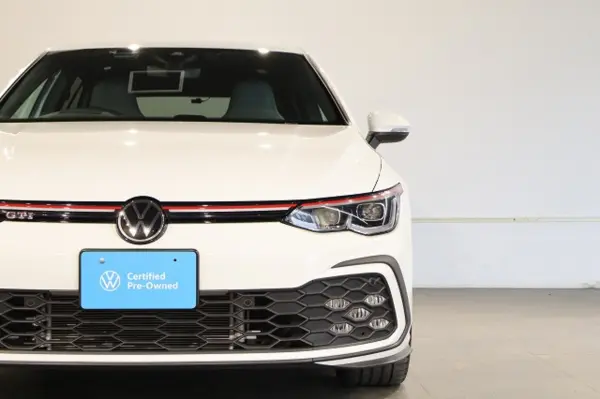 2023 Volkswagen Golf — photo 2