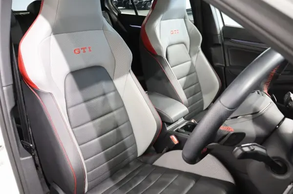 Volkswagen Golf GTI Leather Seats DCC (White) — photo 7