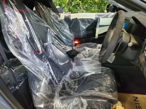 2025 Nissan Gt-r — photo 2