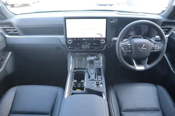 Lexus GX550 Version L 4WD Panoramic Roof Mark Levinson Digital Interior Manufacturer Front/Rear Drive Recorder Cold Weather Specification Power Retractable Step Cool Box Panoramic View Monitor Head-Up Display Power Back Door (Sonic Quartz) — photo 7