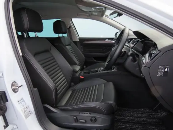 Volkswagen Passat Variant TDI Elegance Advance Diesel Turbo CPO Certified Used Car, Former Company Demo Car, Genuine Navigation, Backup Camera, Around View Camera, Obstacle Sensor, ACC, Travel Assist, IQ.LED Lights, LED Tail Lamps, Power Tailgate, Power Leather Seats, Seat Heater (Glacier White Metallic) — photo 9