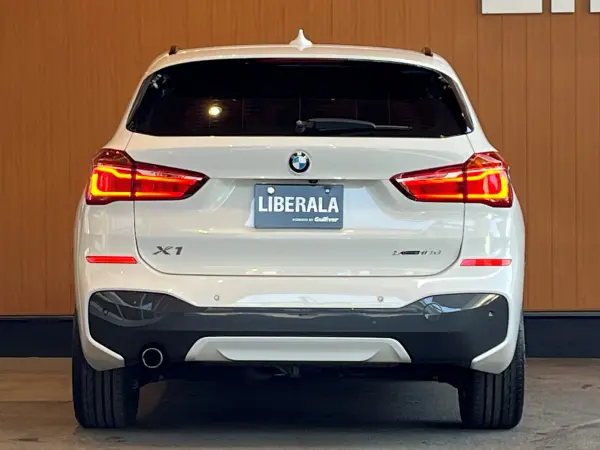 BMW X1 xDrive 18d M Sport 4WD with Collision Mitigation System, Lane Departure Warning, iDrive Navigation, Rear Camera, PDC, LED Headlights, Auto Lights, 19-inch Alloy Wheels, Seat Heaters, Comfort Access, Power Tailgate, Paddle Shifters, Idling Stop, Dashcam, ETC (Alpine White III) — photo 9