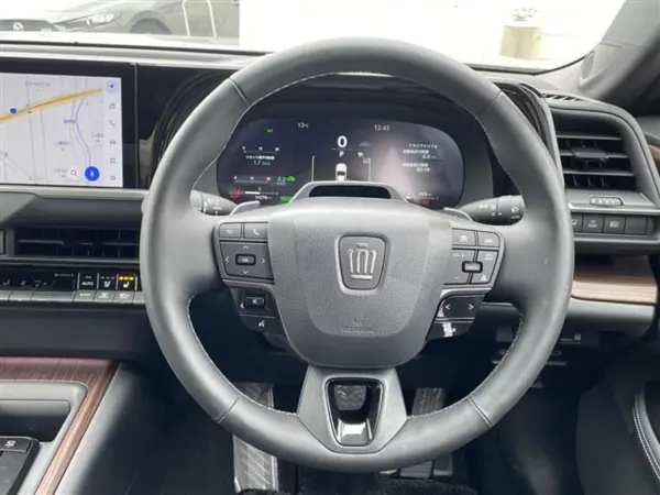 2025 Toyota Crown — photo 2