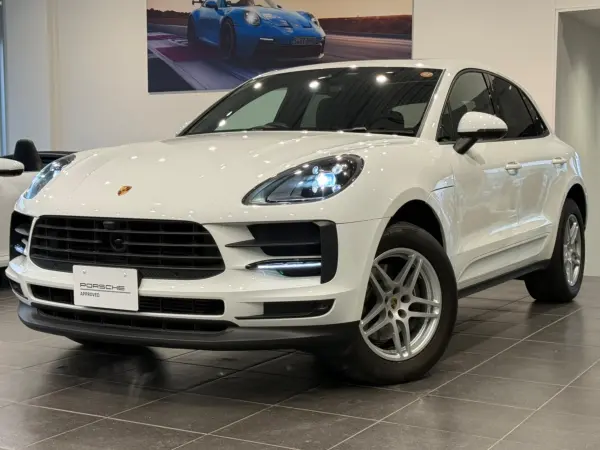 2021 Porsche Macan — photo 2