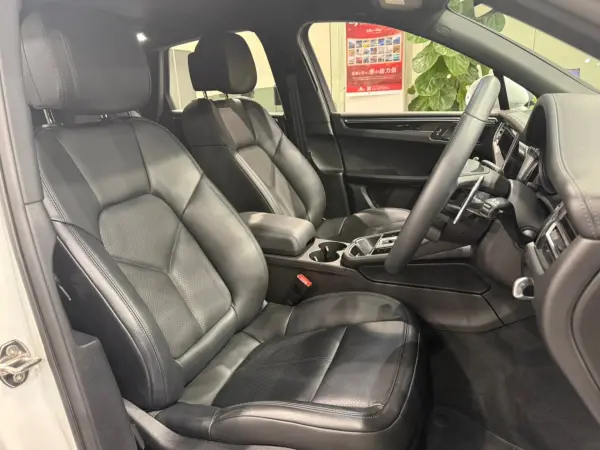 Porsche Macan PDK 4WD Certified Used / Sport Chrono / Leather Package / Seat Heater (White) — photo 9