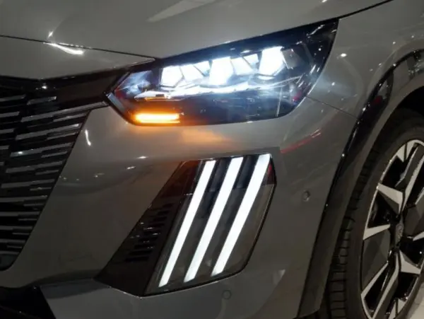 Peugeot 208GT Serenium Edition — photo 7