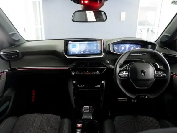 2025 Peugeot 208 — photo 2