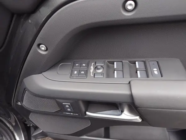 Land Rover Defender 110 X Dynamic SE 2.0L P300 4WD Certified Used Car — photo 9