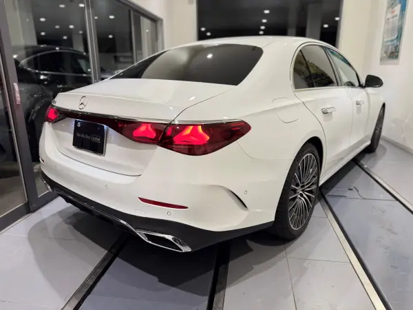 2025 Mercedes E Class — photo 2