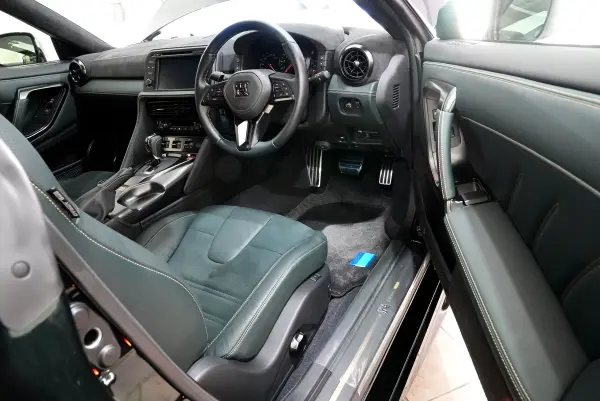 Nissan GT-R 3.8 Premium Edition T-Spec 4WD One Owner Shutter Garage Storage Non-Smoking Nismo Sport Re-tuning SRS Side Airbag Premium Sport Floor Mat Genuine Drive Recorder P Glass (Midnight Purple) — photo 8
