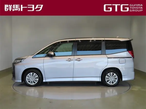 2024 Toyota Noah — photo 2
