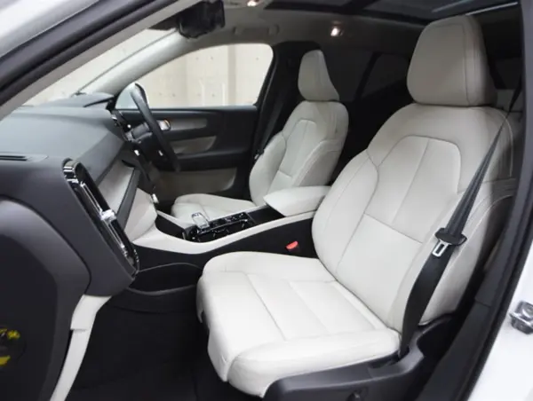 Volvo XC40 Recharge Plug-in Hybrid T5 Inscription — photo 8