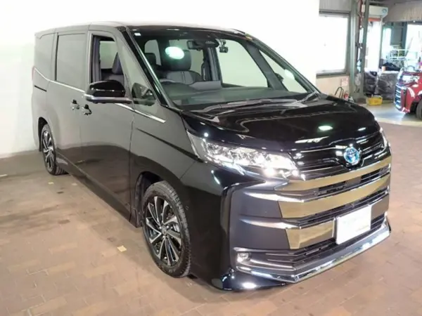 Toyota Noah 1.8 Hybrid S-Z — photo 9