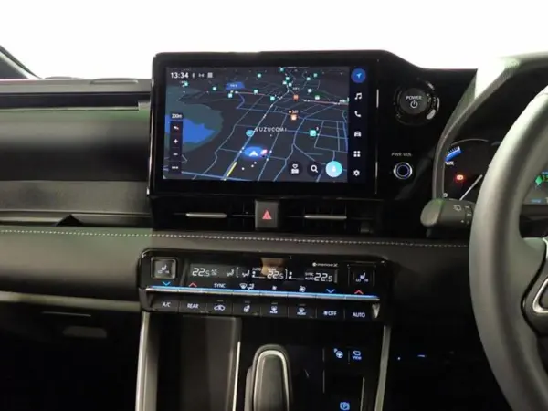 Toyota Noah 1.8 Hybrid S-Z — thumbnail 1