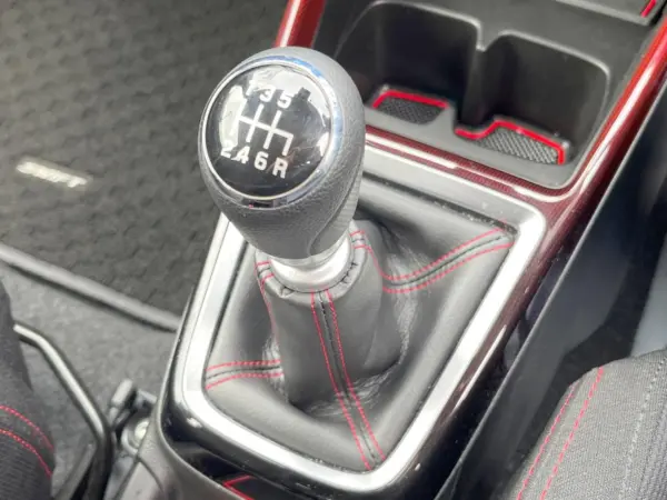 2024 Suzuki Swift — photo 3