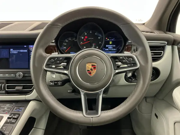 2020 Porsche Macan — photo 3