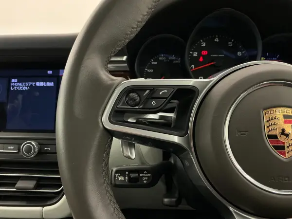 Porsche Macan PDK 4WD Panoramic Glass Sunroof BOSE Speakers Entry & Drive White Leather Seats Genuine 10.9-inch Navigation Porsche Connect Bluetooth Apple CarPlay Surround View Camera LKA BSM ACC Power Tailgate (White) — photo 7