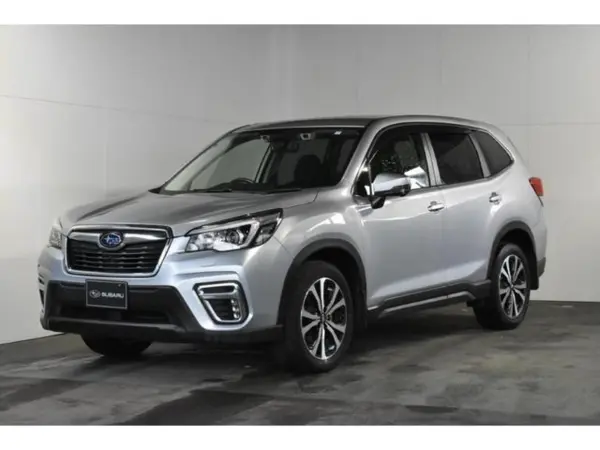Subaru Forester 2.5 Premium 4WD with Dual-Zone Automatic Climate Control, Paddle Shifters, Smart Rearview Mirror, Rear Cross-Traffic Alert, Power Rear Gate, 18-inch Alloy Wheels (Ice Silver Metallic) — thumbnail 1