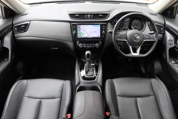 2020 Nissan Xtrail — photo 2