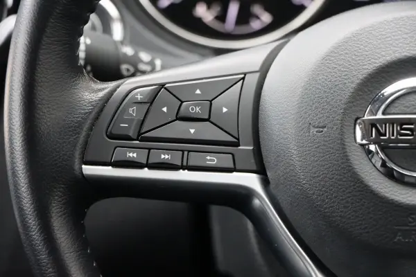 Nissan X-Trail 2.0 20Xi Leather Edition V Selection 2-Row 4WD One Owner Panoramic Glass Roof ProPilot Around View Monitor Intelligent Room Mirror Connect Navigation System LED Headlamps 18-inch Alloy Wheels Front and Rear Seat Heaters (Brilliant White Pearl 3 Coat Pearl) — photo 9