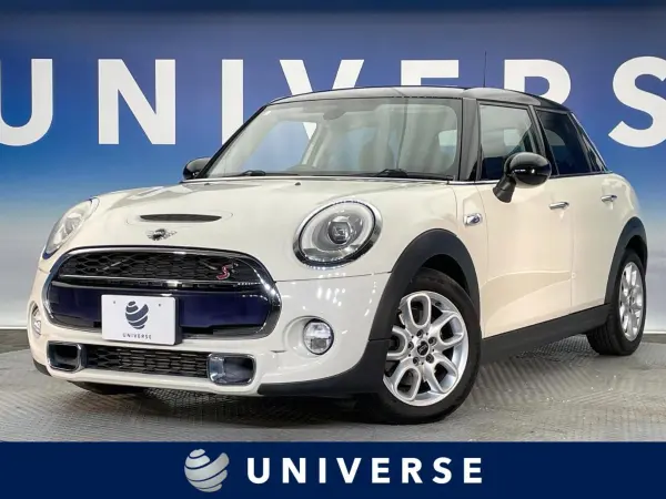 Mini Cooper S 5-door with Rear Camera, Genuine HDD Navigation, LED Headlights, Auto Dual Air Conditioning, Idling Stop, ETC On-board Unit, Non-smoking Car, Bluetooth Connection, LED Front Fog Lights, Genuine 16-inch Alloy Wheels (Pepper White)