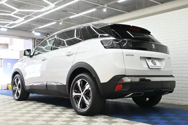 2023 Peugeot 3008 — photo 3