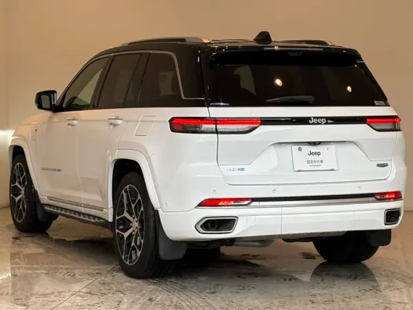 2023 Jeep Grand Cherokee — photo 3