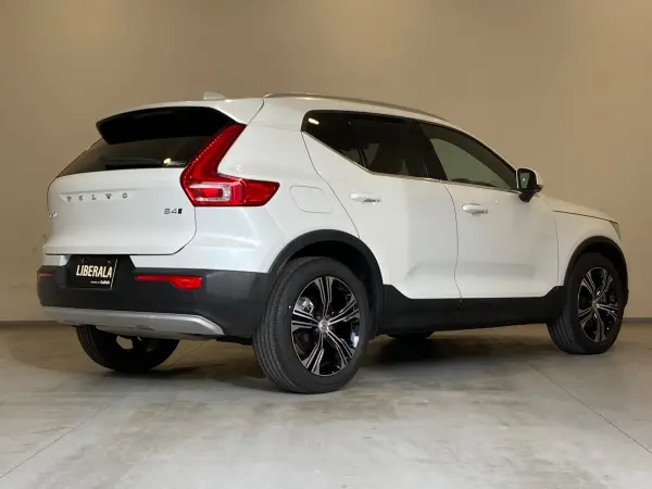 2021 Volvo Xc40 — photo 3