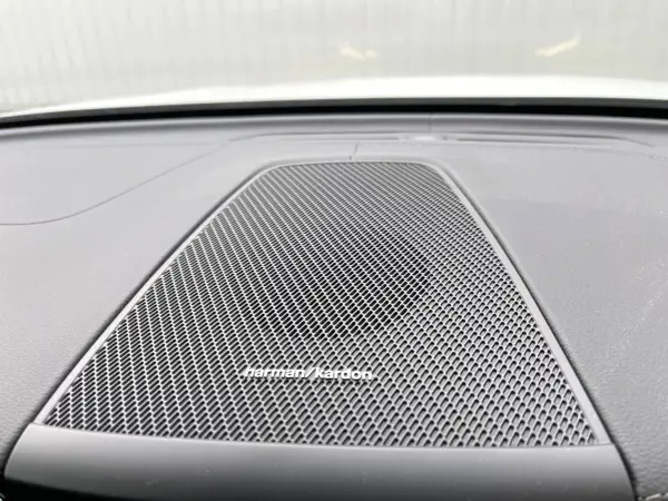 Volvo XC60 Ultra B5 AWD Dark Edition 4WD Certified Used Car Special Edition Sunroof Google Navigation Black Leather Seats 360° Camera Seat Ventilation Adaptive Cruise Control Collision Mitigation Braking Genuine 20-inch Alloy Wheels Power Tailgate (Crystal White Premium Metallic) — photo 7