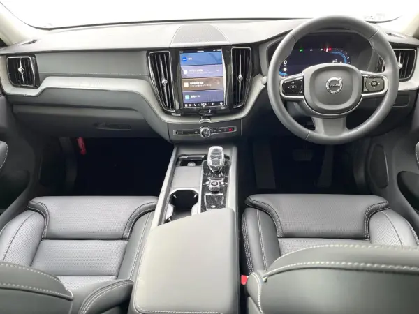 2025 Volvo Xc60 — photo 2