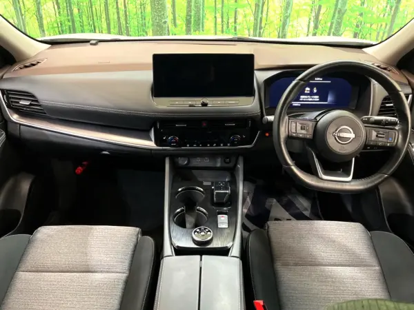 2022 Nissan Xtrail — photo 2