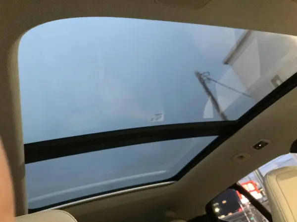 Volvo XC40 Recharge Plug-in Hybrid T5 Inscription Certified Used Car Panoramic Glass Sunroof Harman/Kardon White Leather Genuine Navigation 360° View Camera Non-Smoking Car Power Seats with Memory Function Seat Heater Power Tailgate Bluetooth (Crystal White) — photo 7