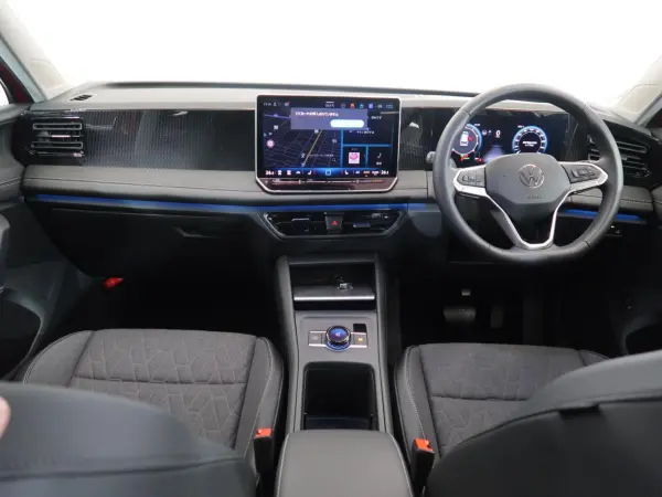 2025 Volkswagen Tiguan — photo 2