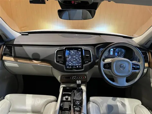 2020 Volvo Xc90 — photo 2