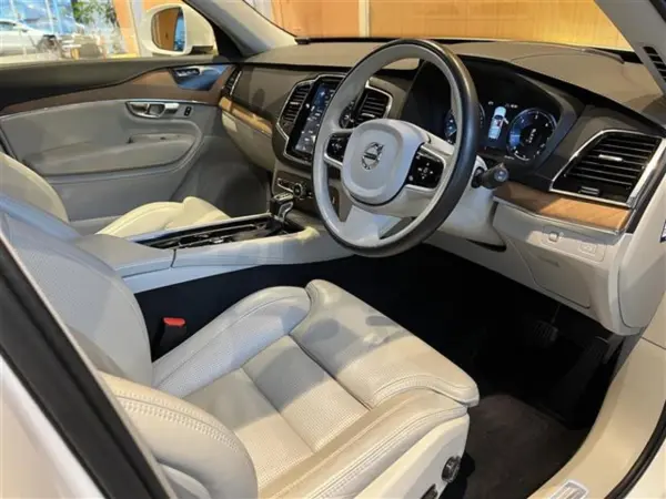 Volvo XC90 D5 AWD Inscription Diesel Turbo 4WD ACC LKA BLIS Harman/Kardon HUD Genuine Navi TV 360 Camera White Leather Air Seat Seat Heater Power Seat 20-inch AW LED Headlight Auto Light Smart Key Power Back Door Apple CarPlay Android Auto ETC (Crystal White Pearl) — photo 7