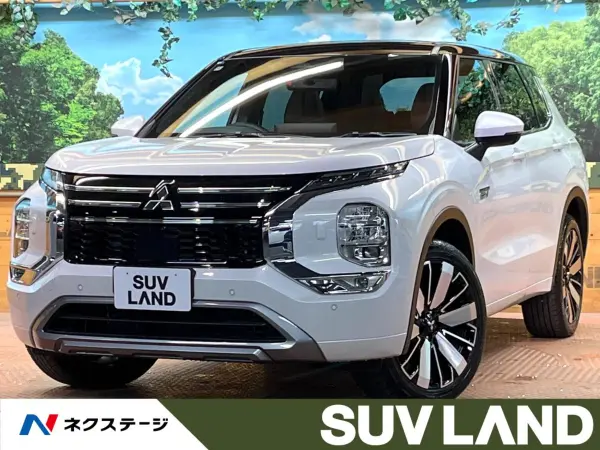 Mitsubishi Outlander PHEV 2.4 P Executive Package 4WD Non-Smoking 7-Seater YAMAHA Sound Sunroof Genuine 12-inch Navigation 360-Degree Camera My Pilot Digital Mirror Blind Spot Monitor Power Rear Gate Memory Seat Brown Leather Seat Ventilation (White Diamond/Black Mica)