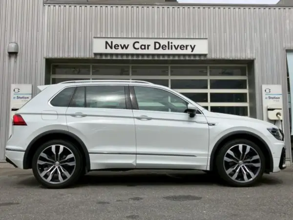 Volkswagen Tiguan TSI R-Line Dynaudio Certified Used Car with One-Year Warranty, Inspection, Seat Heater, Leather Seats, DCC, ACC, Lane Keep Assist, Around View Camera, Back Camera, Navigation, Discover (White) — photo 7