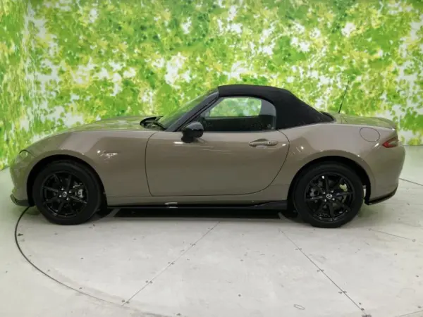 2024 Mazda Roadster — photo 2