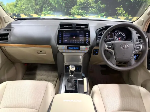 2023 Toyota Landcruiser Prado — photo 2