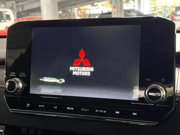 2022 Mitsubishi Outlander — photo 3