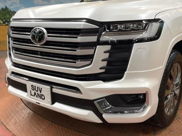 2023 Toyota Landrcuiser 300 — photo 3