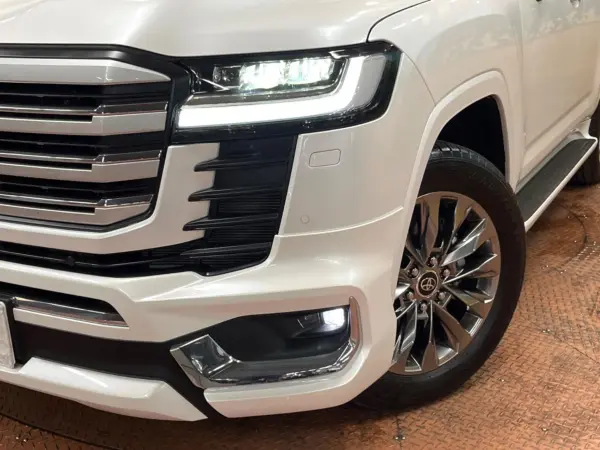 Toyota Land Cruiser 300 3.5 ZX 4WD — photo 9