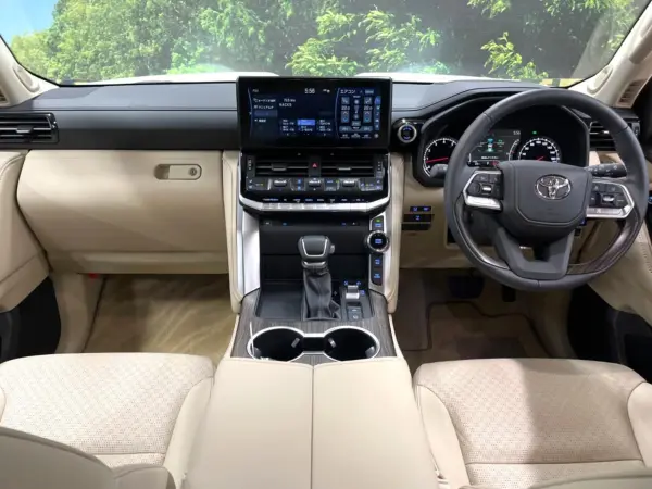 2023 Toyota Landrcuiser 300 — photo 2