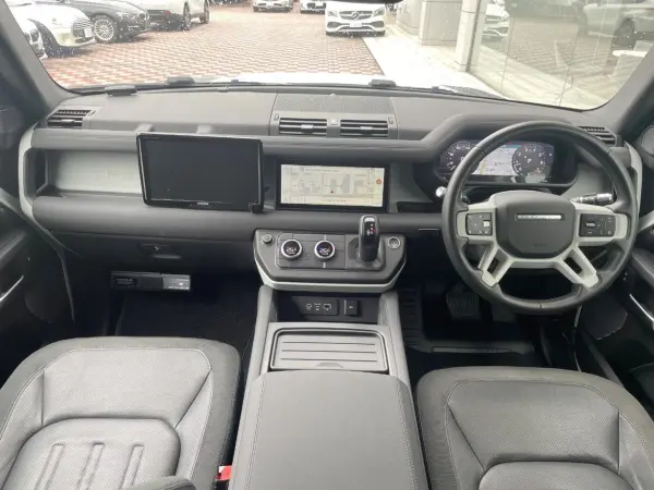 2021 Landrover Defender — photo 2