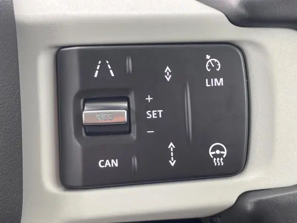 2021 Landrover Defender — photo 3