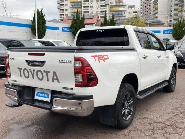 2022 Toyota Hilux — photo 3