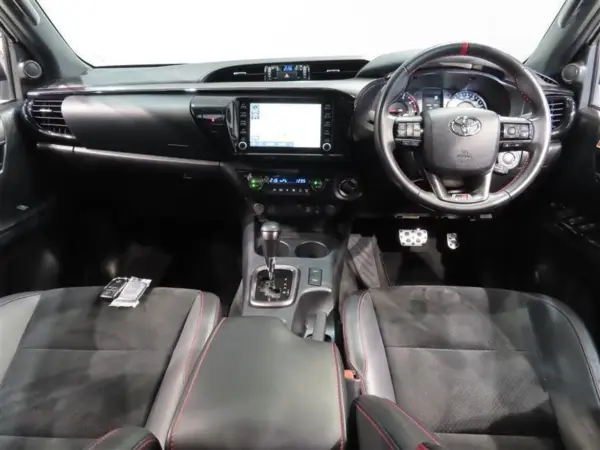 Toyota Hilux 2.4 Z GR Sport Diesel Turbo 4WD — photo 7