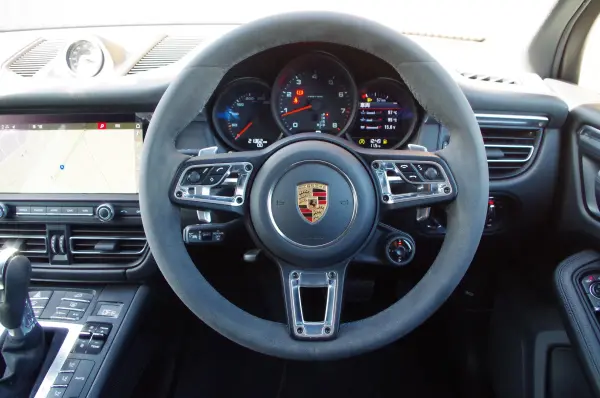 Porsche Macan PDK 4WD Sports Design Package Sports Chrono Package Porsche Entry Drive GT Sports Steering Genuine Navi 360° Camera Semi-Leather Seats Power Seats Seat Heater Power Tailgate Genuine 19-inch AW LED Lights (Carrara White Metallic) — photo 7