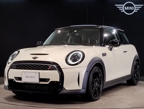 Mini Cooper S 3 Door DCT Premium Plus Line Classic Trim Head-Up Display Digital Gauge Apple CarPlay Intelligent Safety Cruise Control Seat Heater Backup Camera Mirror Genuine ETC (Pepper White)